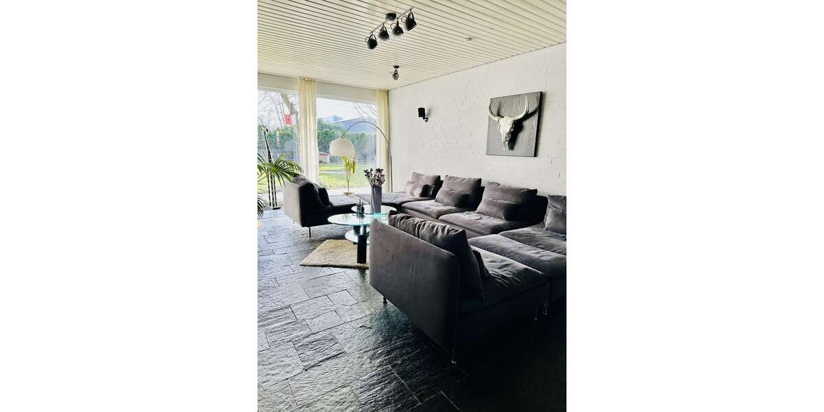 Etagenwohnung Isernhagen-Kirchhorst Kirchhorst - 6 Zimmer, 255 m&sup2;, 2.500&euro; | Angebot:25401234