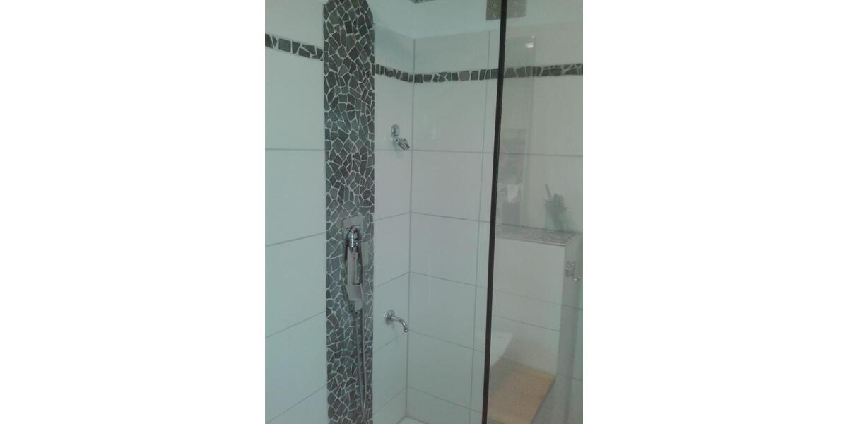 75 m² Eigentumswohnung plus ca. 50 m² ausbaufähigen Dachboden 3 zimmer