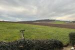 Einfamilienhaus mit zwei Garagen