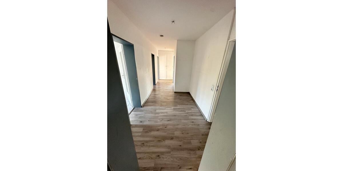 Etagenwohnung Laatzen - 4 Zimmer, 124 m&sup2;, 295.000&euro; | Angebot:26338514