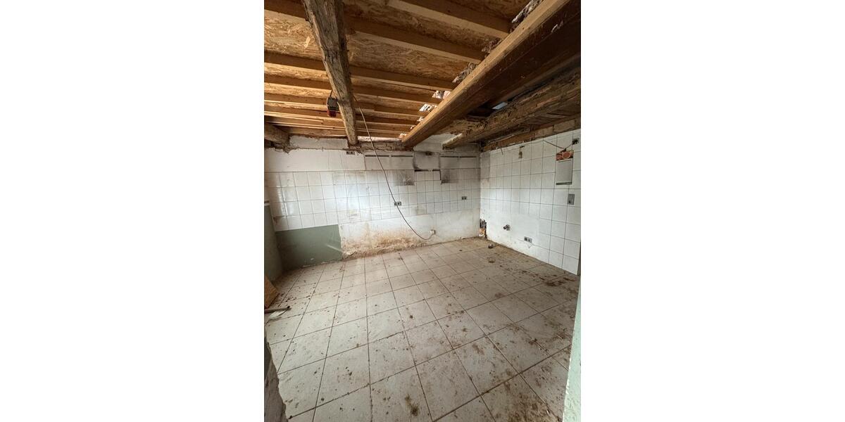 Einfamilienhaus Nordstemmen - 8 Zimmer, 1.000 m&sup2;, 129.000&euro; | Angebot:26475135