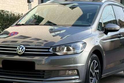 VW Touran 73.000 km 18.999 &euro; Hannover 30179