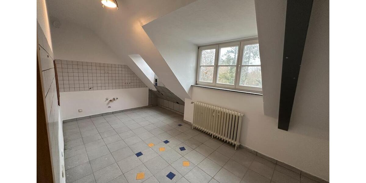 Dachgeschoßwohnung Hildesheim Oststadt/Stadtfeld - 5 Zimmer, 192 m&sup2;, 790&euro; | Angebot:26248132