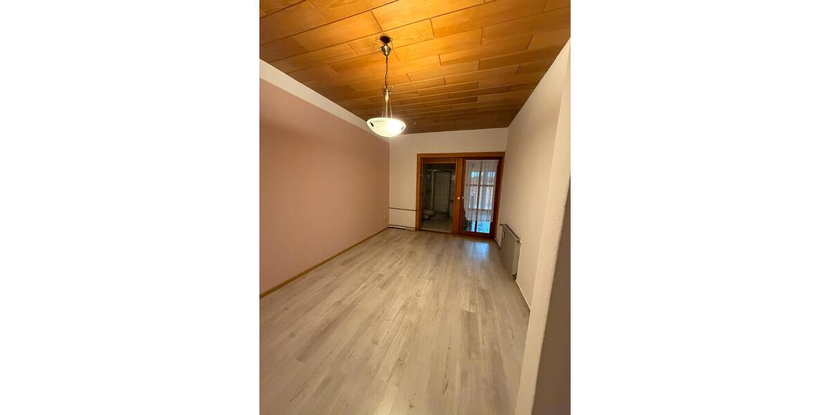 Erdgeschoßwohnung Neustadt am Rübenberge - 5 Zimmer, 185 m&sup2;, 1.565&euro; | Angebot:26041142