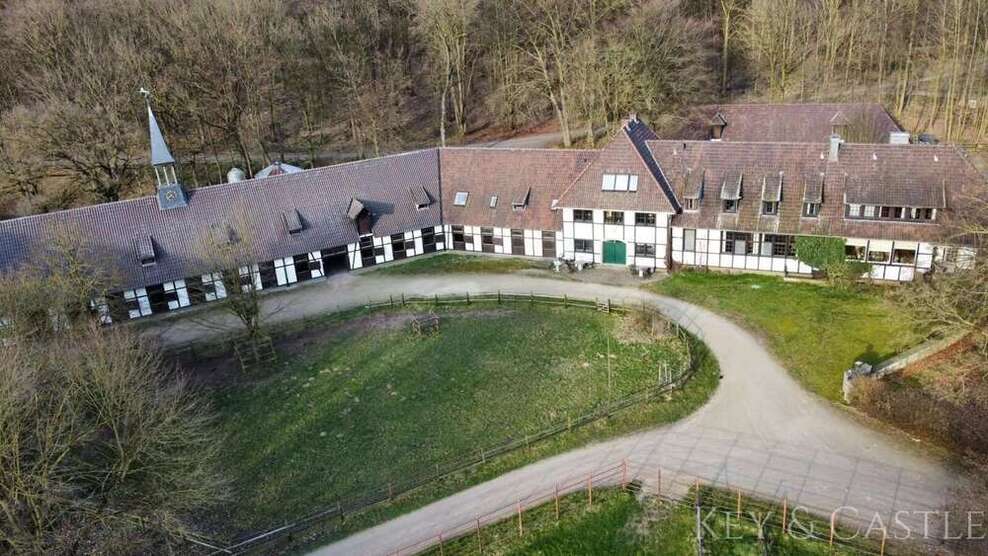 Haus zum Kaufen in Springe 3.999.000 € 500 m²