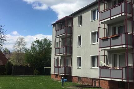 3-Zimmer-Wohnung, 60,32 m², renoviert mit Balkon – sofort frei zimmer