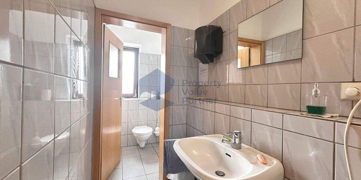 Gewerbeobjekt Garbsen Berenbostel - 3 Zimmer, 110 m&sup2;, 1.090&euro; | Angebot:25193411