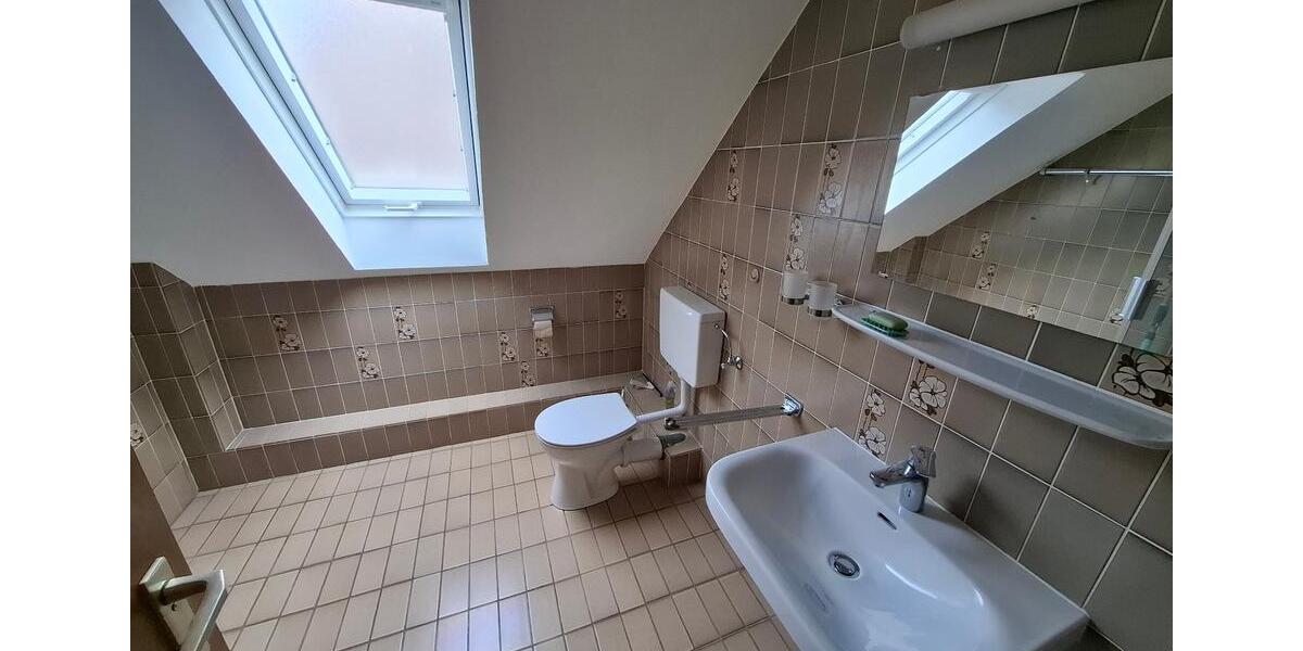 Dachgeschoßwohnung Hildesheim Bockfeld - 2 Zimmer, 62 m&sup2;, 450&euro; | Angebot:26660397