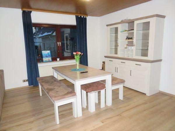 Erdgeschoßwohnung Langenhagen Engelbostel - 4.5 Zimmer, 140 m&sup2;, 1.300&euro; | Angebot:26068362