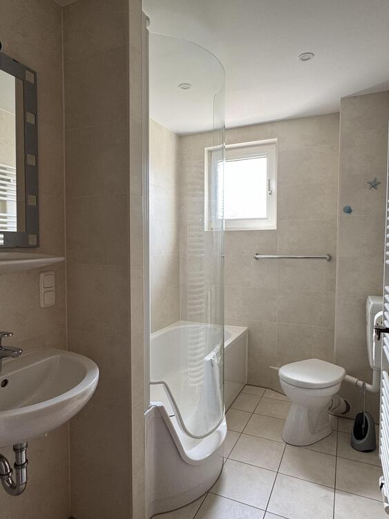 Großzügiges Wohnhaus in ruhiger Lage 8 zimmer