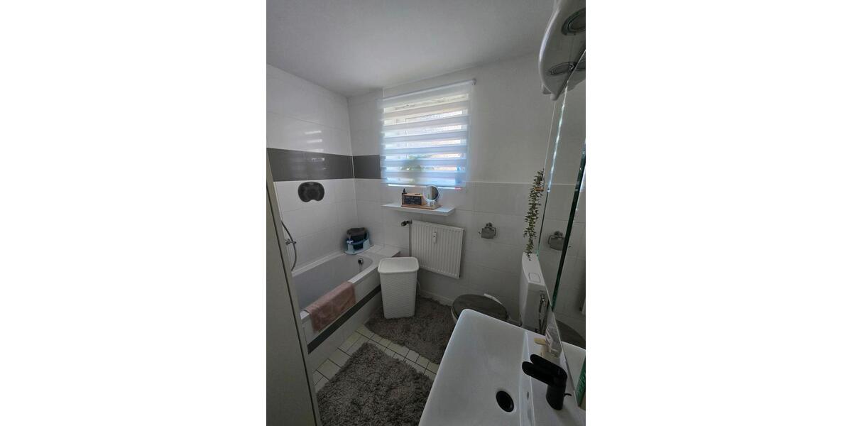 Hochparterre Hannover Herrenhausen-Stöcken - 3 Zimmer, 80 m&sup2;, 1.000&euro; | Angebot:27594920