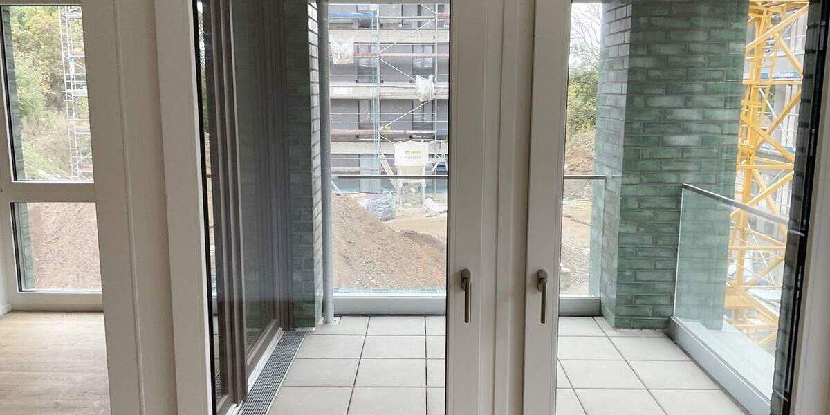 NEUES + HELLES Wohnen mit Glaswand-Loggia, Einbauküche, Tageslichtbad mit Walk-In-Dusche, Aufzug 3 zimmer