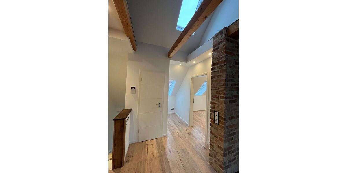 Single Dachgeschosswohnung zum Verlieben - Dachgeschoßwohnung Isernhagen Kircher Bauerschaft | Angebot:26633669