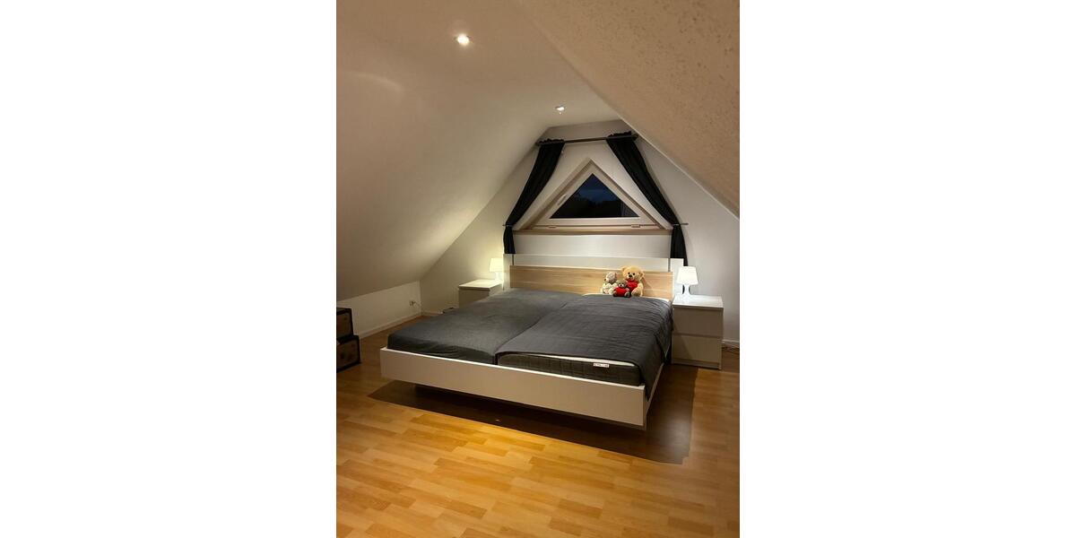 Dachgeschoßwohnung Lauenau - 3.5 Zimmer, 104 m&sup2;, 720&euro; | Angebot:26662493
