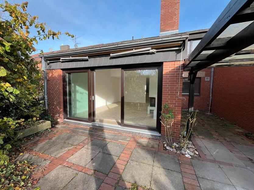 Doppelhaus Hälfte in Top Lage frisch renoviert, mit Garten zimmer