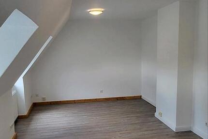 40 m2, 1 Zimmer, große Küche, Bad, Flur, Abstellraum 1 zimmer