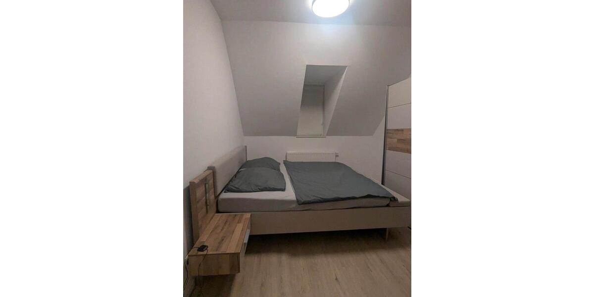 Charmante 2,5-Zimmer-Altbauwohnung mit 3 m 2 zimmer