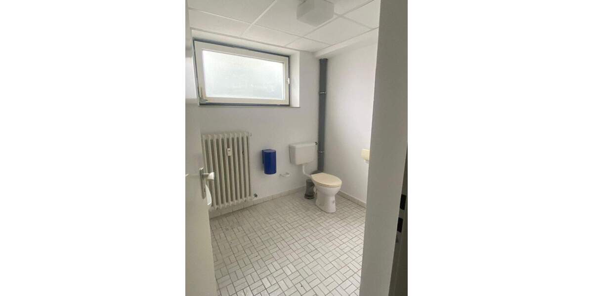 BESTE LAGE - VIELE RÄUME - VIELE MÖGLICKEITEN - RUHIG IM UNTERGESCHOSS zimmer