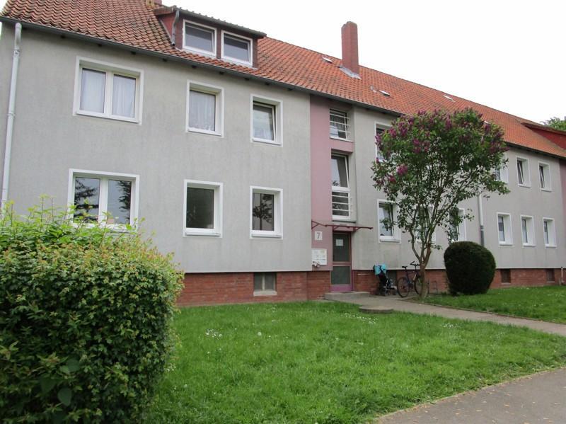 3-Zimmer-Wohnung mit Balkon und Tageslichtbad in ruhiger Lage zimmer