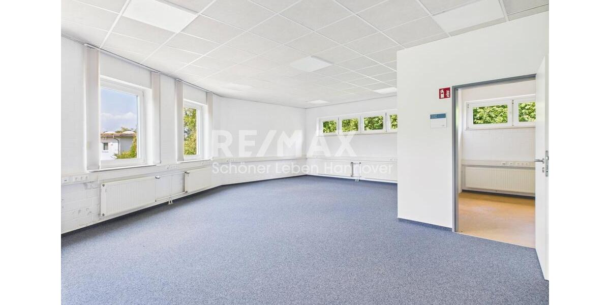 Barrierefreies Gewerbeobjekt: Helle Büro- oder Praxisräume zimmer