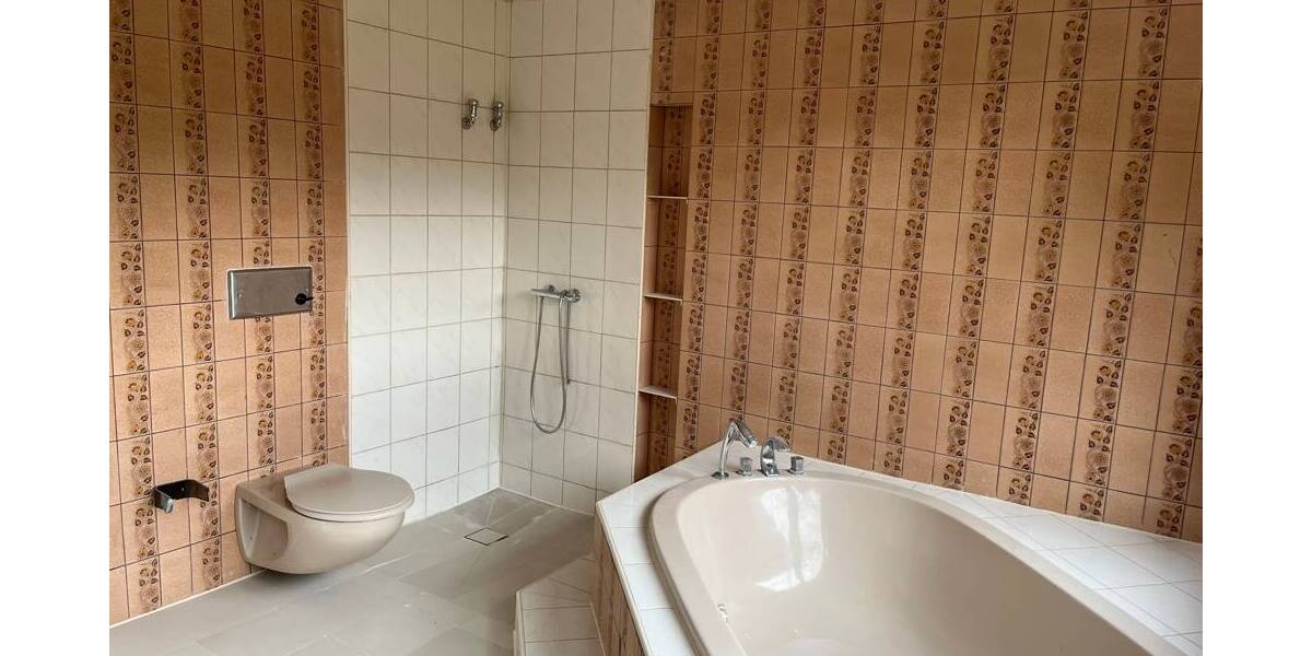 Großartiges Ein-Familie-Haus mit Einliegerwohnung in Schloß Ricklingen zu vermieten 5 zimmer