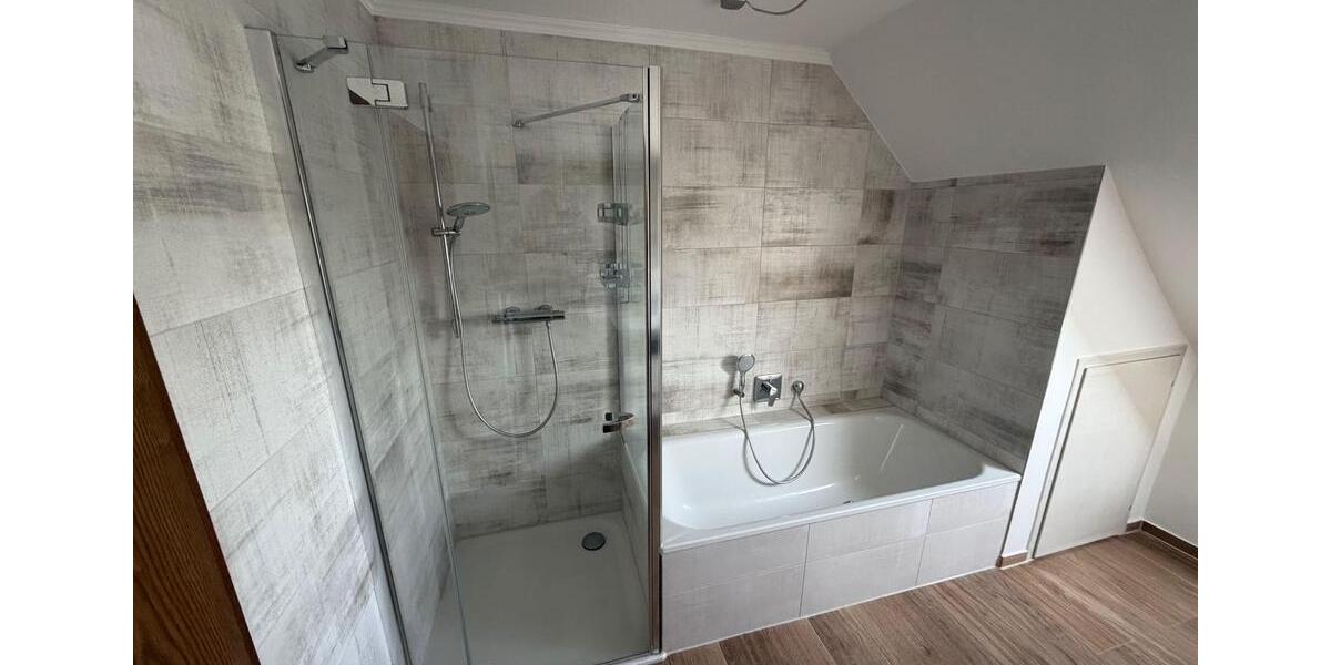 Dachgeschoßwohnung Garbsen - 3 Zimmer, 90 m&sup2;, 1.150&euro; | Angebot:26311002