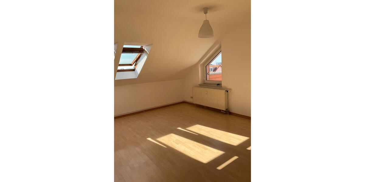 Dachgeschoßwohnung Hildesheim Himmelsthür - 3 Zimmer, 90 m&sup2;, 990&euro; | Angebot:26549359