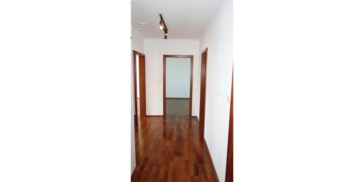 Dachgeschoßwohnung Hannover Bothfeld-Vahrenheide - 3 Zimmer, 71 m&sup2;, 700&euro; | Angebot:26253767