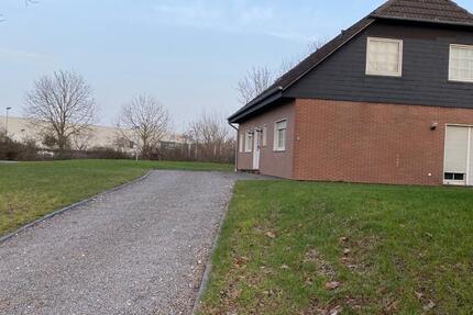 Haus Ronnenberg - 6 Zimmer, 200 m&sup2;, 2.600&euro; | Angebot:26653263