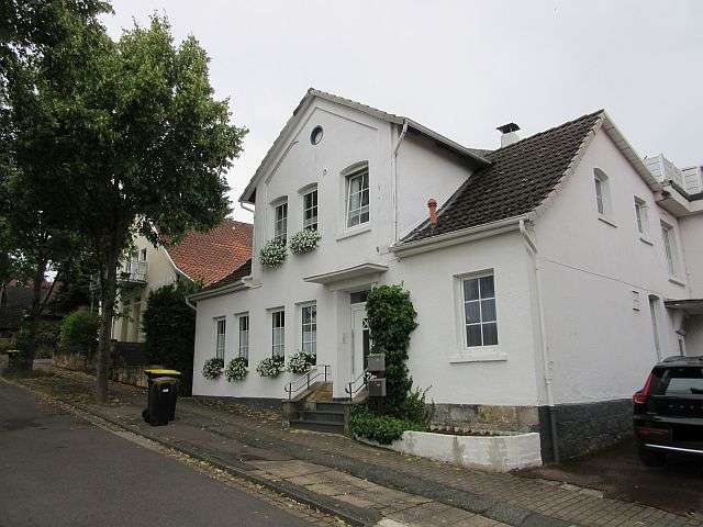 Einfamilienhaus Barsinghausen - 8 Zimmer, 254 m&sup2;, 419.000&euro; | Angebot:23759398