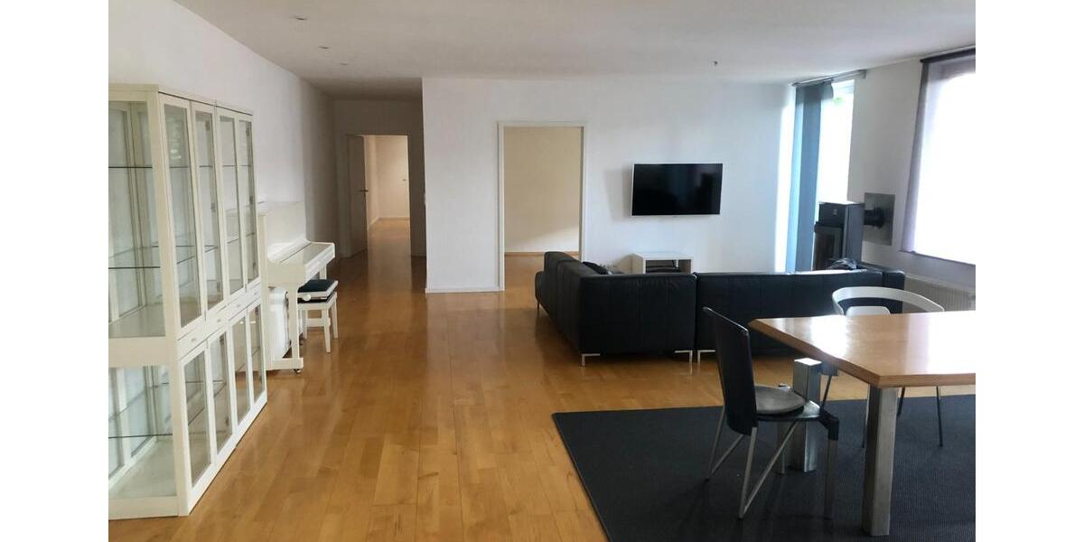 Einfamilienhaus Langenhagen - 8 Zimmer, 315 m&sup2;, 2.890&euro; | Angebot:24646854