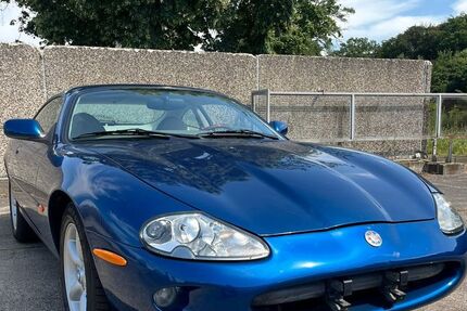 Jaguar XK8 182.000 km 11.900 &euro; Hannover 30171