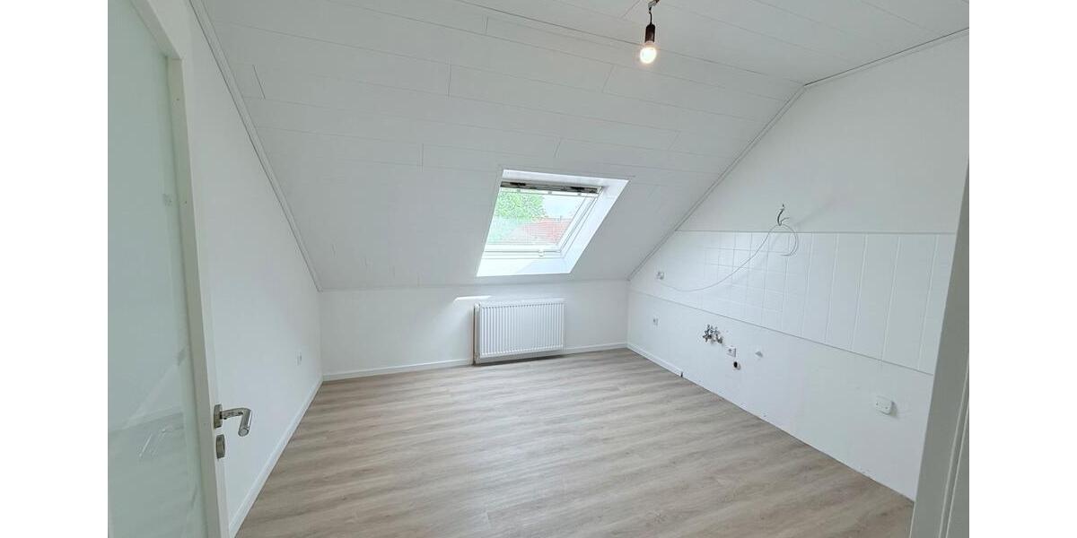 Dachgeschoßwohnung Sarstedt - 3 Zimmer, 72 m&sup2;, 700&euro; | Angebot:26299491