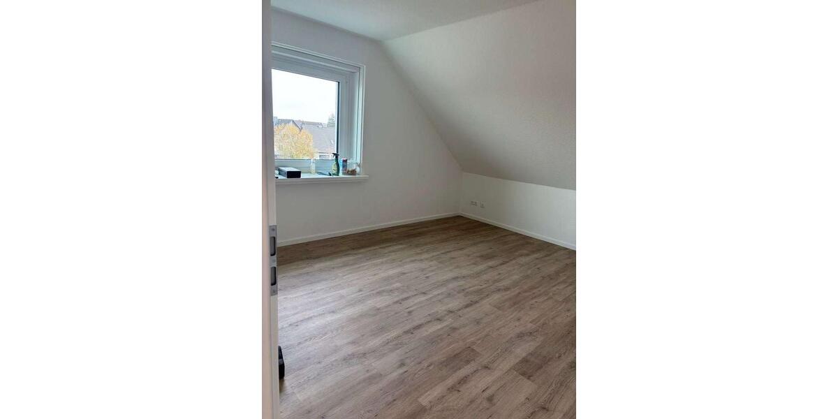 Dachgeschoßwohnung Neustadt am Rübenberge - 3 Zimmer, 90 m&sup2;, 895&euro; | Angebot:26632875