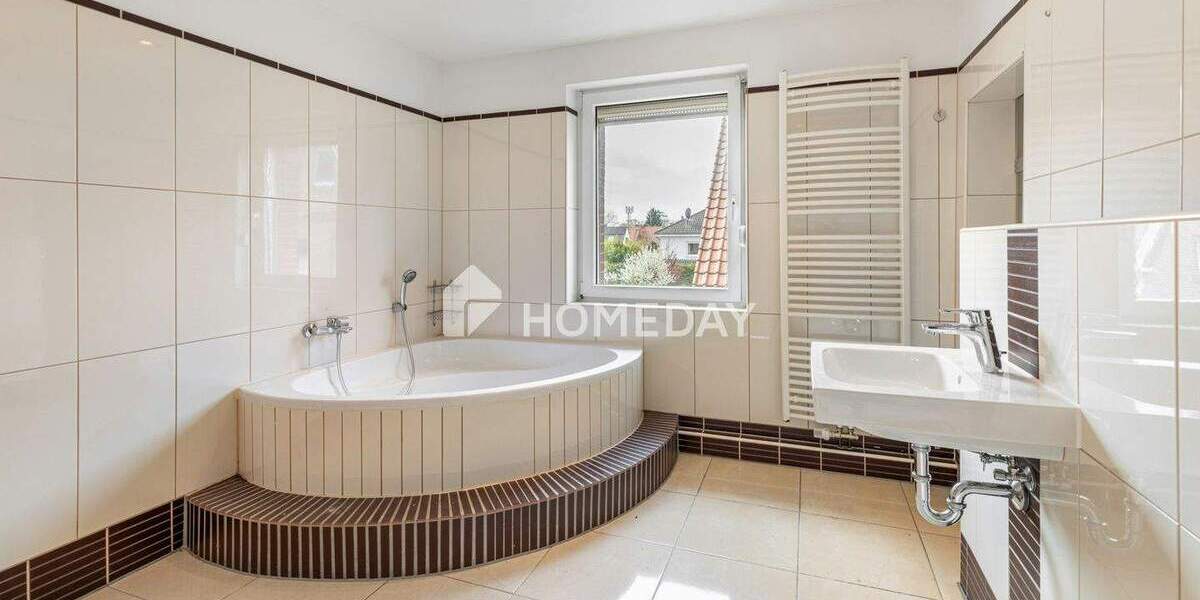 Leerstehendes Ein- bis Zweifamilienhaus mit Keller in Bothfeld 8 zimmer