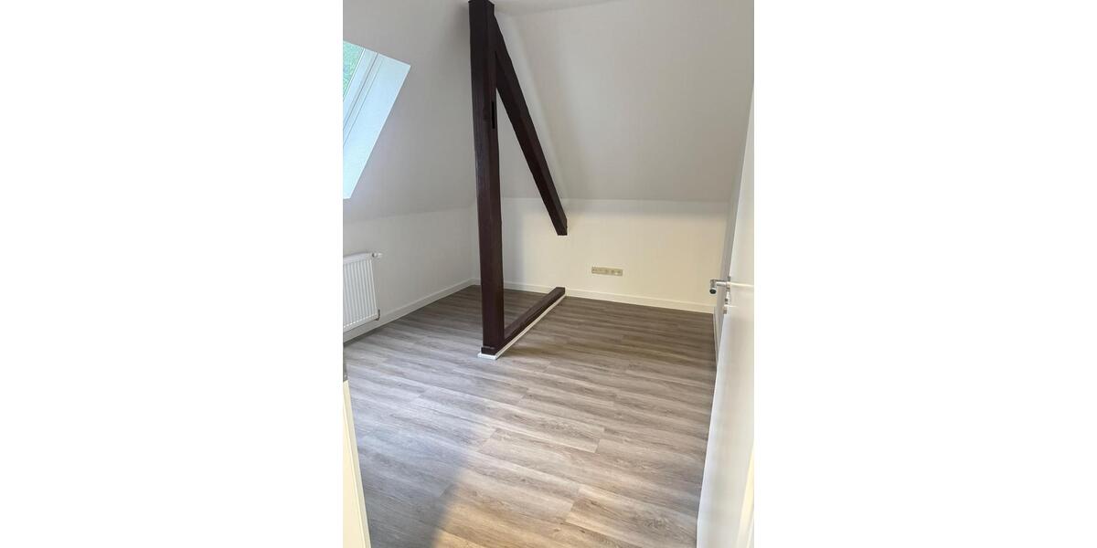 Dachgeschoßwohnung Langenhagen Brink - 3 Zimmer, 68 m&sup2;, 860&euro; | Angebot:26676477