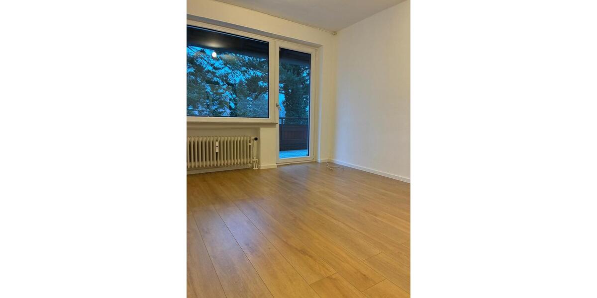 Helle 2,5-Zimmer-Wohnung mit großem Balkon in Kirchrode 2.5 zimmer