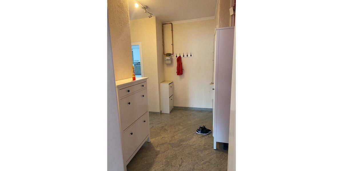 Dachgeschoßwohnung Hannover Vahrenwald-List - 3 Zimmer, 80 m&sup2;, 1.200&euro; | Angebot:27605777