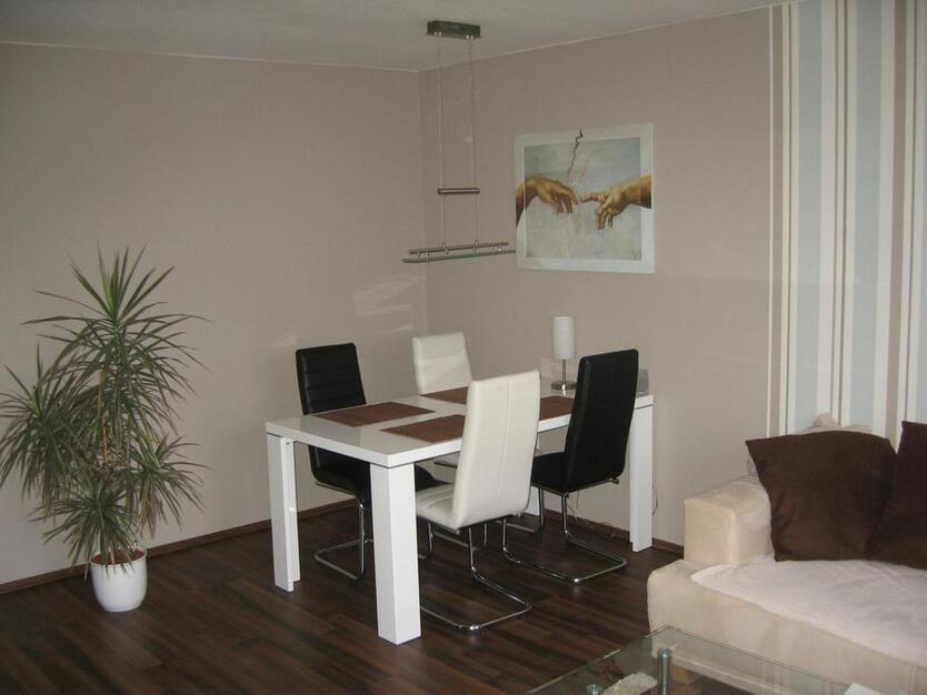 Helle 3-Zimmer-Wohnung mit Loggia und EBK in Kirchrode