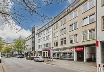 2-Zimmerwohnung mit Einbauküche und modernem BadeZimmer mit Fenster