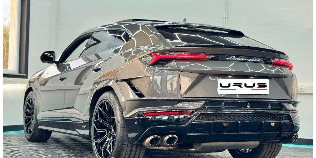 Lamborghini Urus 14.851 km 279.900 € Garbsen 30827