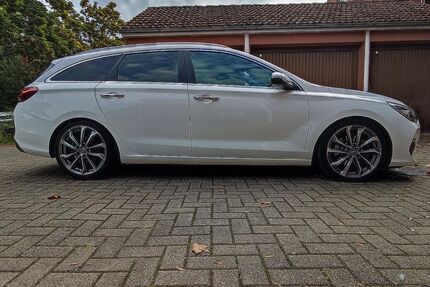 Hyundai i30 81.221 km 14.199 &euro; Hannover 30457