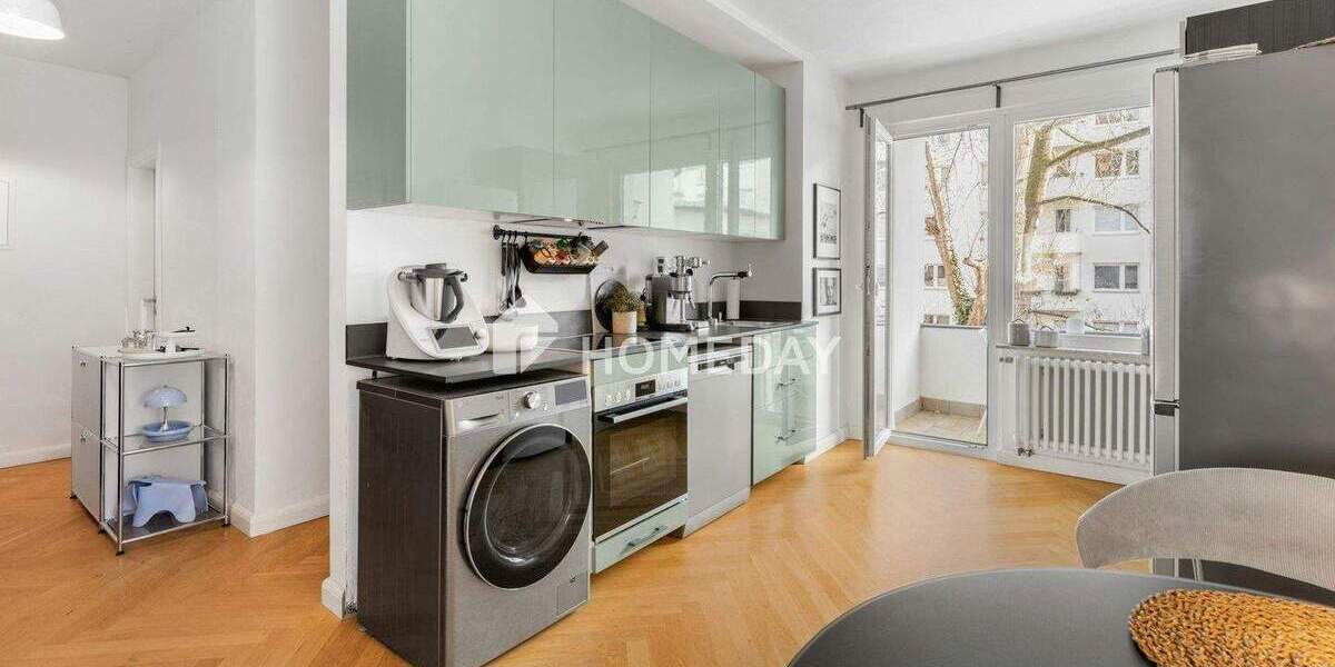 Stilvoll, zentral & bezugsfrei: Sanierte 2-Zimmer-Wohnung mit Loggia in der Südstadt 2 zimmer