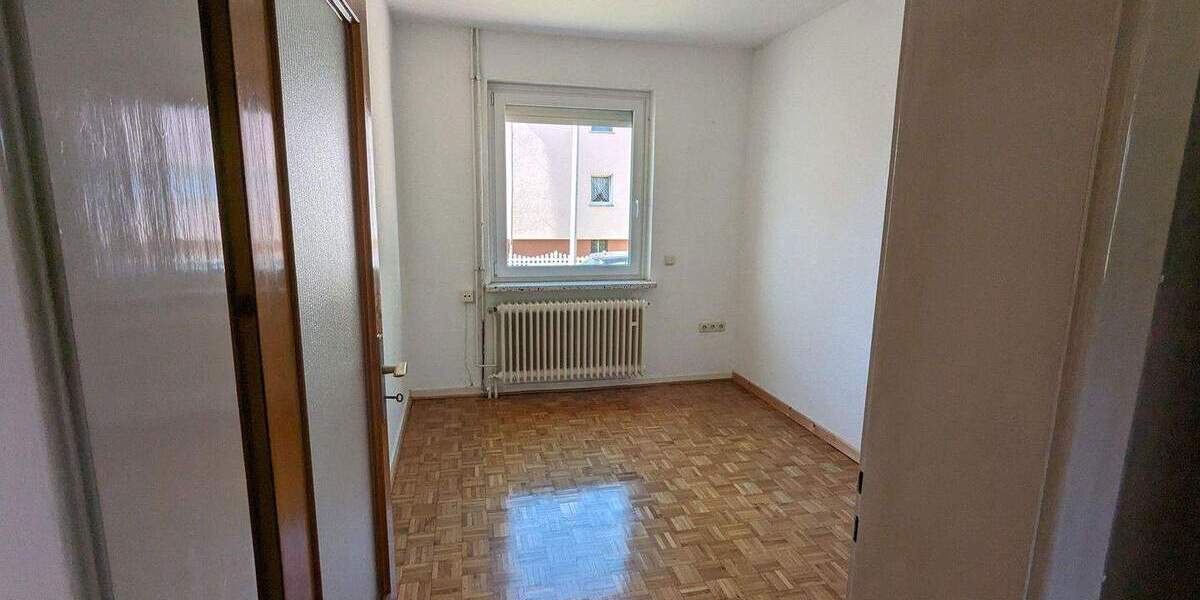 Renovierungsbedürftiges Haus mit viel Potential in Weetzen zu Verkaufen 8 zimmer
