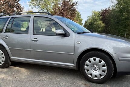 VW Golf 220.000 km 2.150 &euro; Neustadt 31535