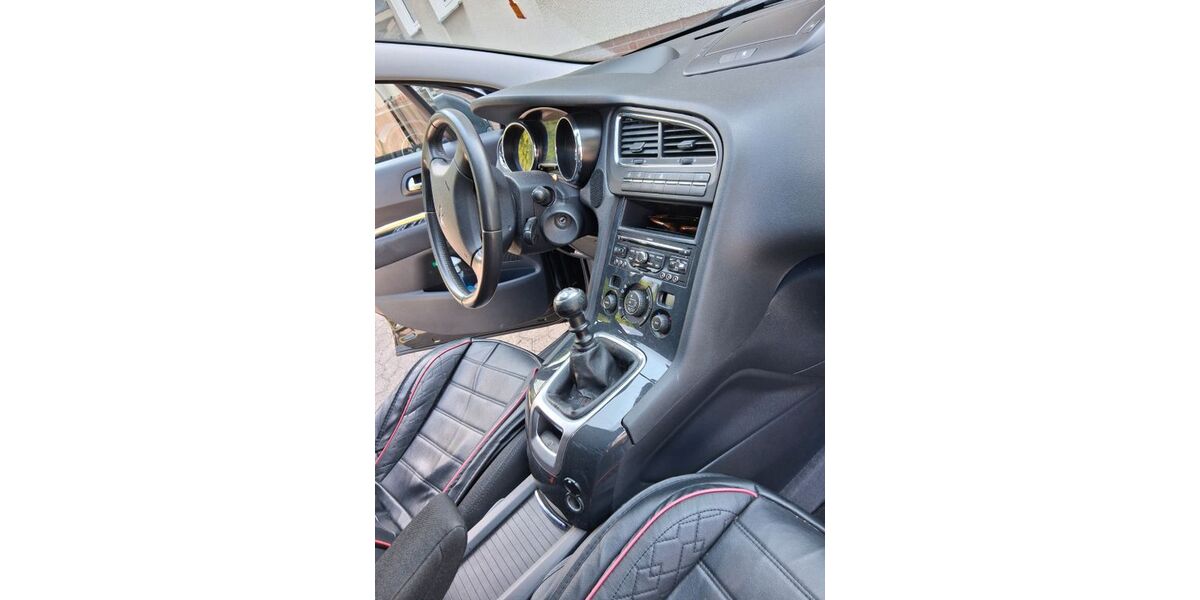 Peugeot 5008 160.000 km 3.900 &euro; Hannover 30627