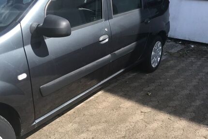 Dacia Logan 77.000 km 1.700 &euro; Hannover 30179
