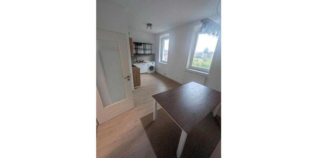 Charmante 2,5-Zimmer-Altbauwohnung mit 3 m 2 zimmer