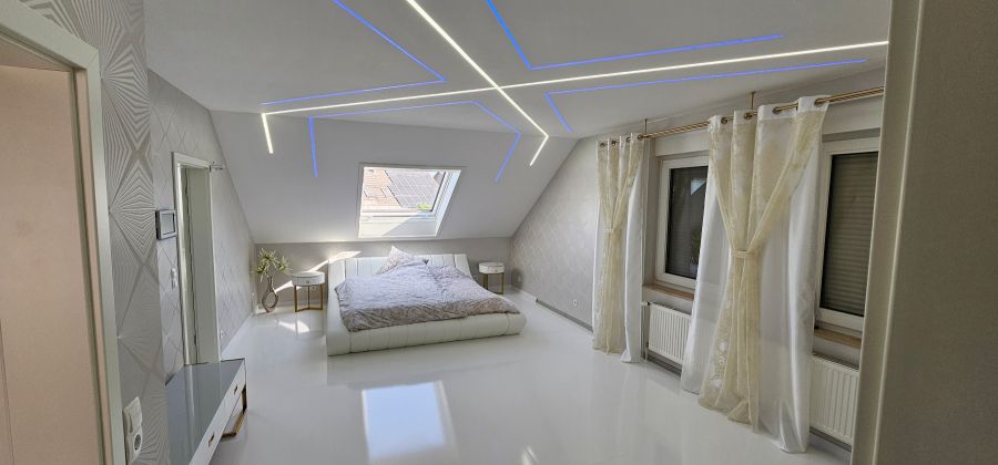 Provisionsfrei* Photovoltaik - Klimaanlage - Modern - 210m2 Wohnfläche - verkehrsgünstige Lage - Straßenbahn in 100m - Doppelhaushälfte Sarstedt | Angebot:25795312