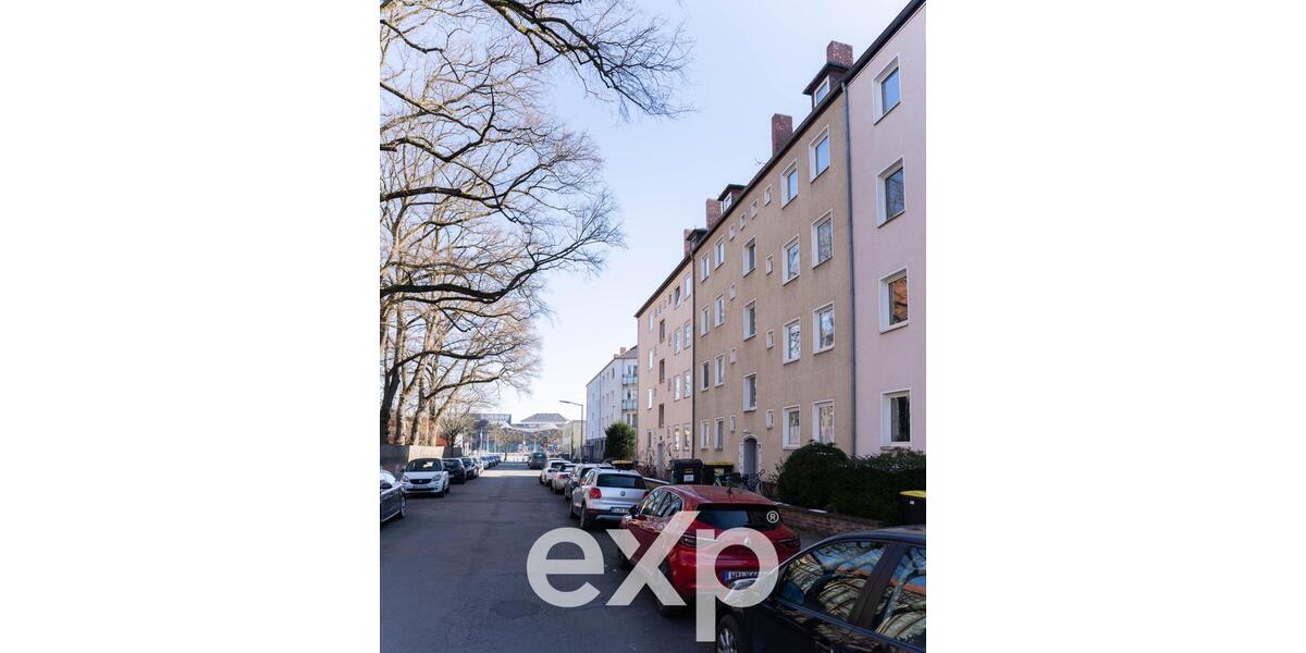 Frisch-vollsanierte möblierteunmöblierte 2 Zimmer DG-Wohnung mit Wohnküche inkl. EBK, WG-geeignet 2 zimmer